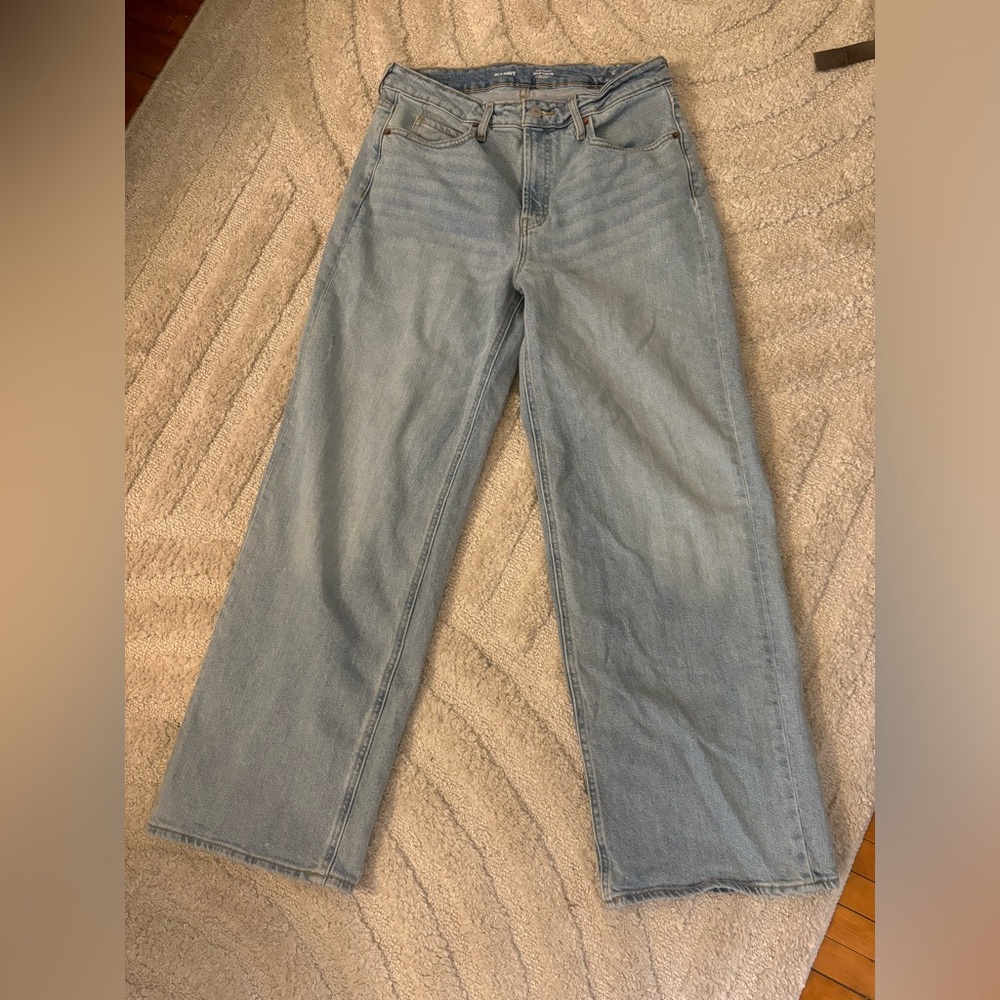Old Navy Light Wash Ski-Hi Wide Leg Jeans, Size 10.